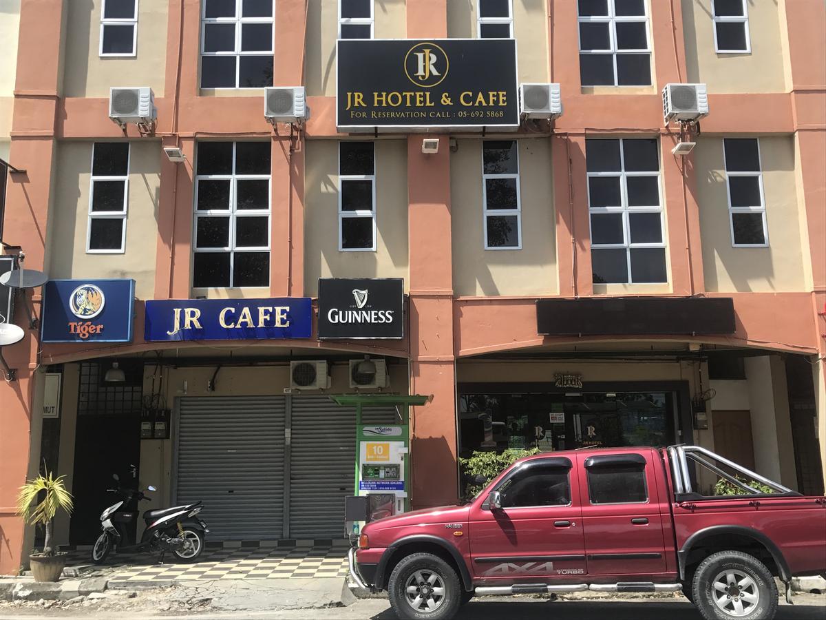 Jr Hotel Sitiawan Bagian luar foto