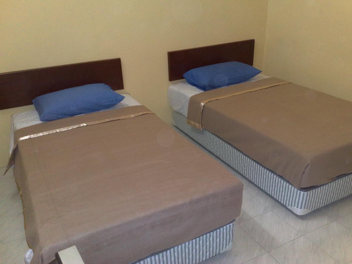 Jr Hotel Sitiawan Bagian luar foto