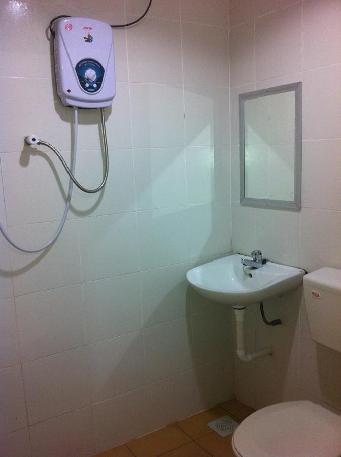 Jr Hotel Sitiawan Bagian luar foto